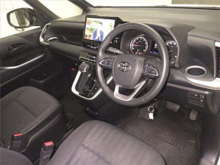 TOYOTA VOXY 2022
