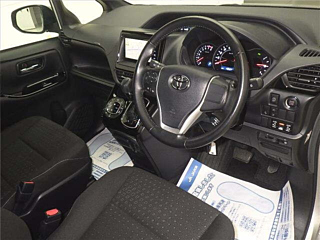 TOYOTA NOAH 2020