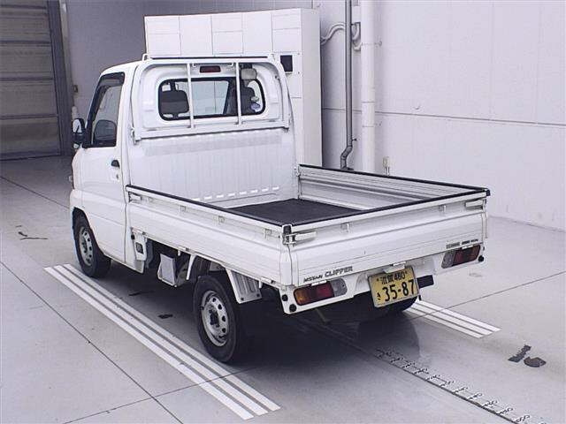 NISSAN CLIPPER TRUCK 2009