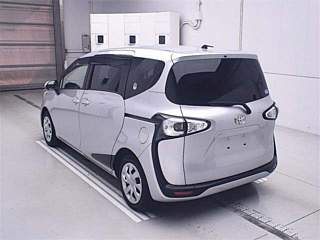 TOYOTA SIENTA 2016