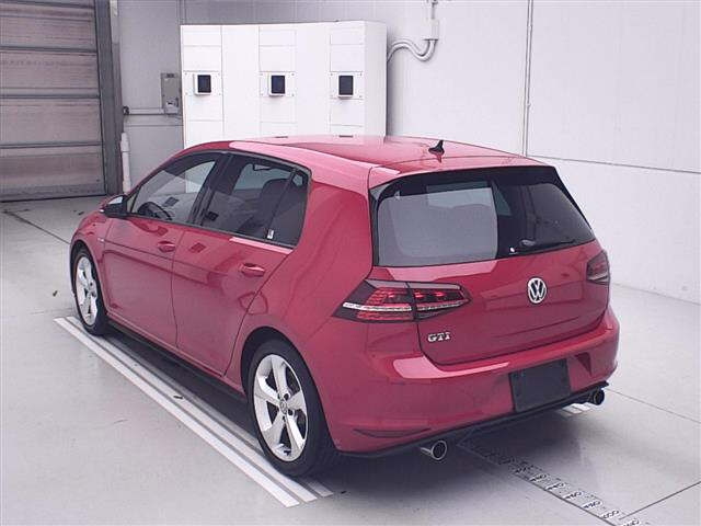 VOLKSWAGEN GOLF 2015