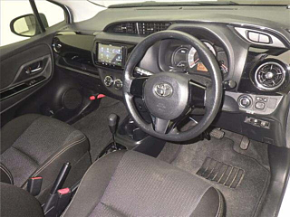 TOYOTA VITZ 2020