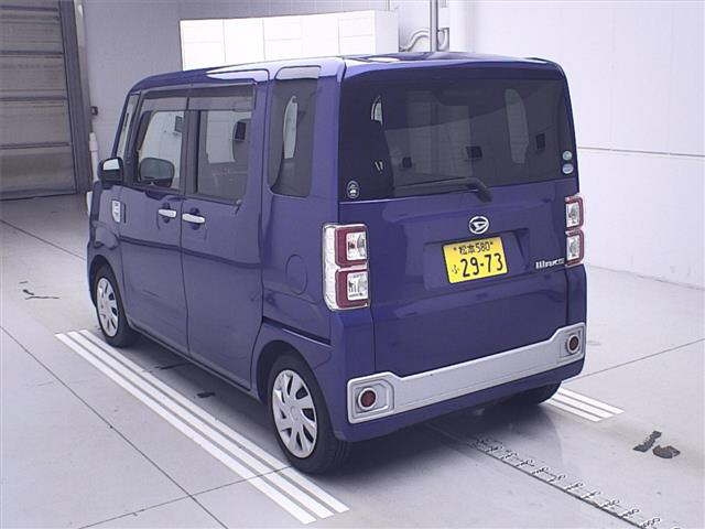 DAIHATSU WAKE 2015