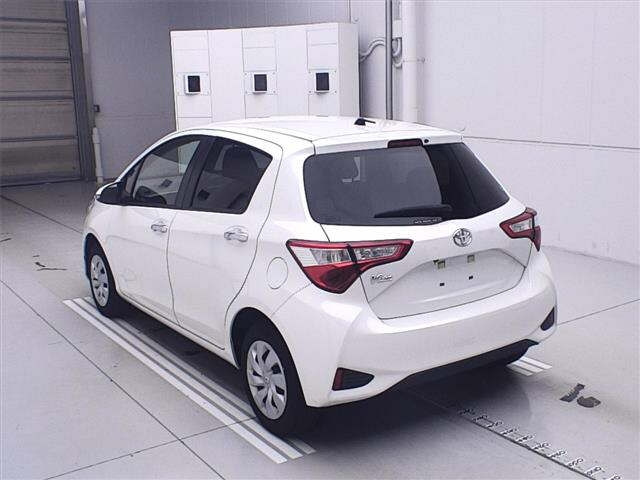 TOYOTA VITZ 2020