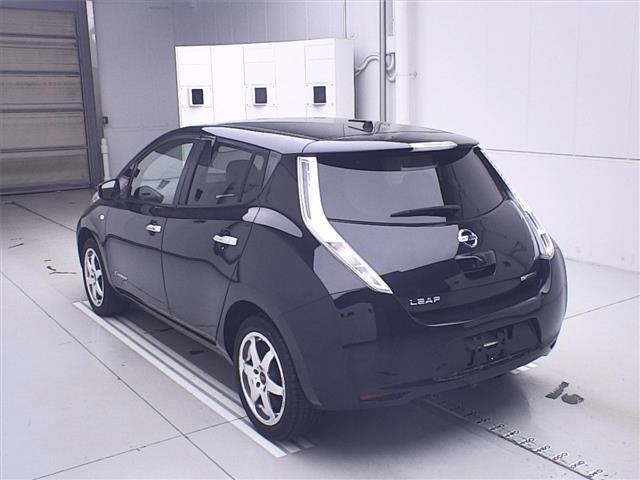 NISSAN LEAF 2016