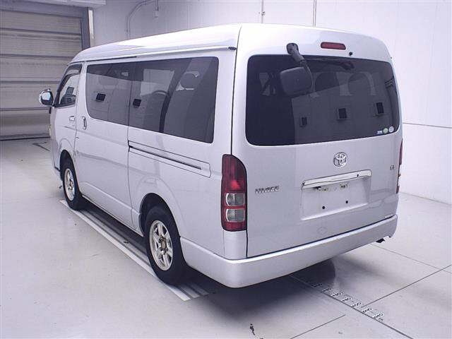 TOYOTA HIACE 2008
