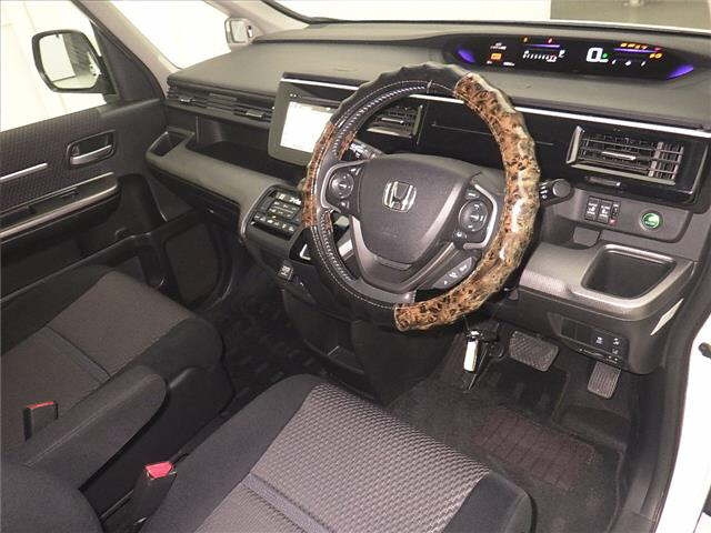 HONDA STEP WAGON 2016