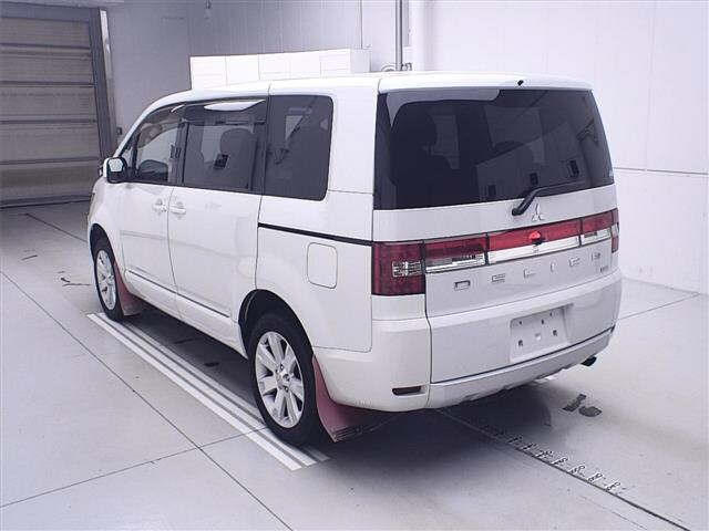 MITSUBISHI DELICA D5 2014