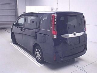 TOYOTA NOAH 2016
