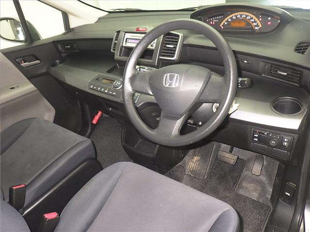 HONDA FREED 2009