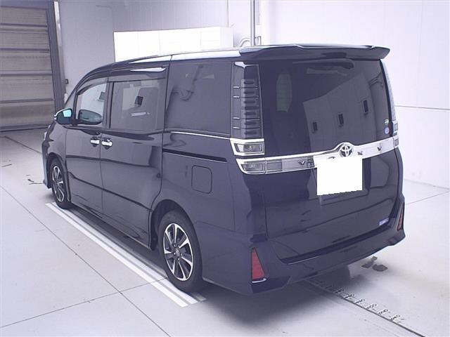 TOYOTA VOXY 2018