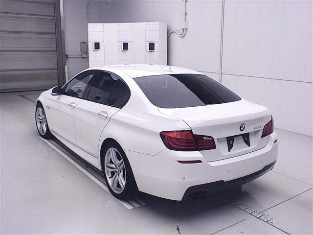 BMW 5 SERIES 2012