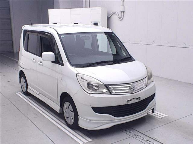 SUZUKI SOLIO 2013