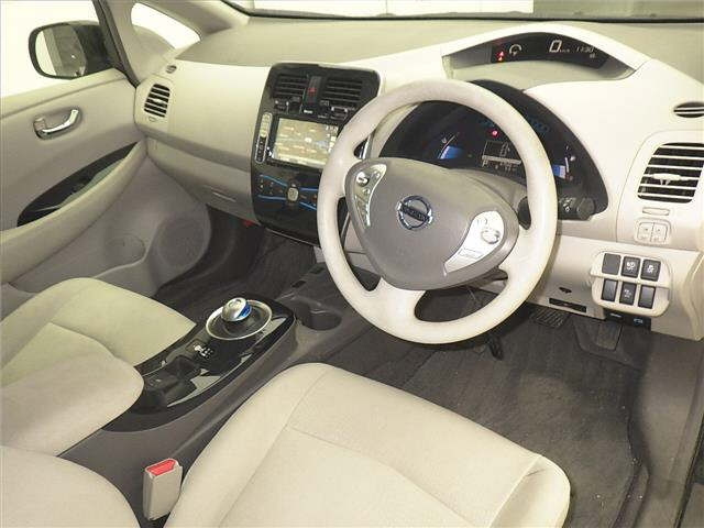 NISSAN LEAF 2011