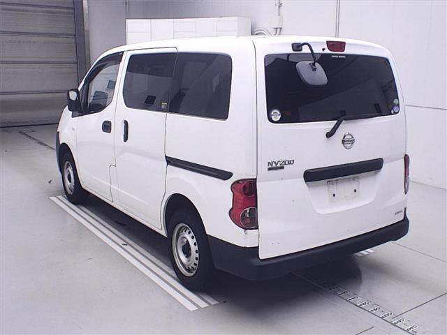 NISSAN NV200 2020
