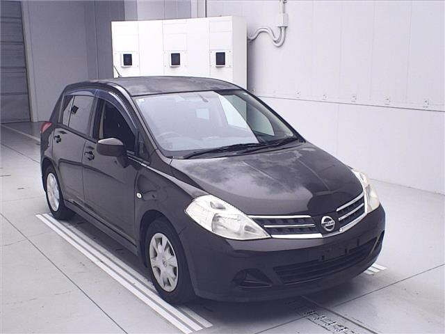 NISSAN TIIDA 2011