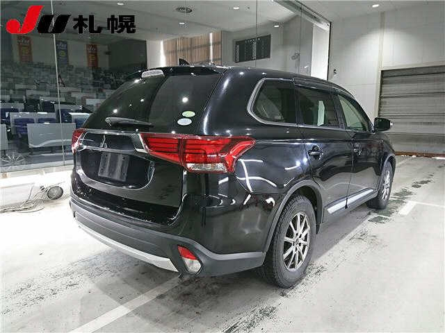 MITSUBISHI OUTLANDER 2016