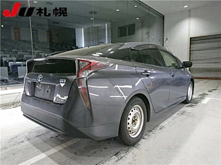 TOYOTA PRIUS 2018