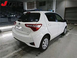 TOYOTA VITZ 2018