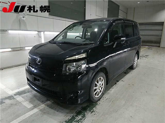 TOYOTA VOXY 2009