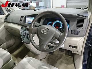 TOYOTA ISIS 2008