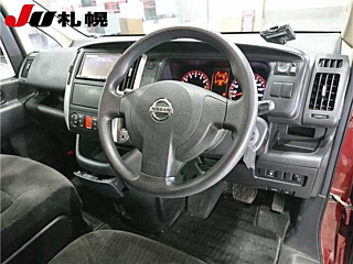 NISSAN SERENA 2010
