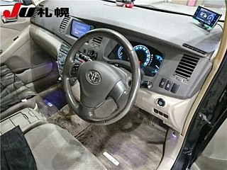 TOYOTA ISIS 2010