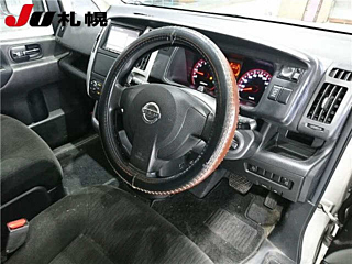 NISSAN SERENA 2010