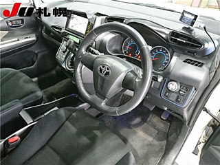 TOYOTA WISH 2010