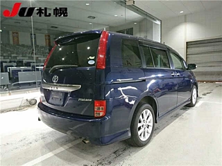 TOYOTA ISIS 2008