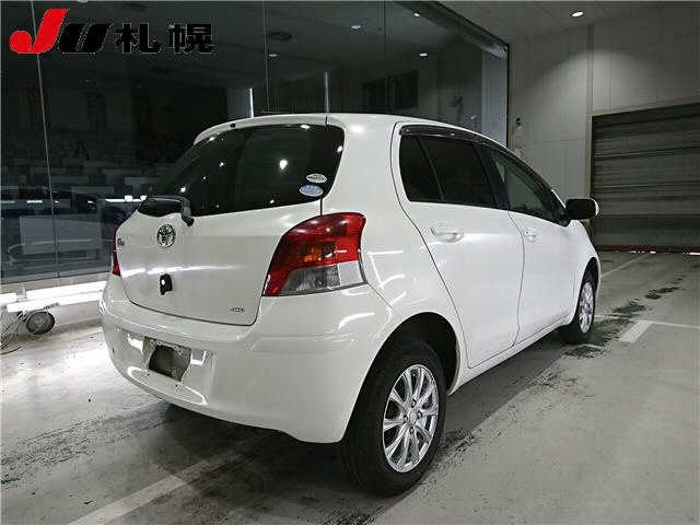 TOYOTA VITZ 2009