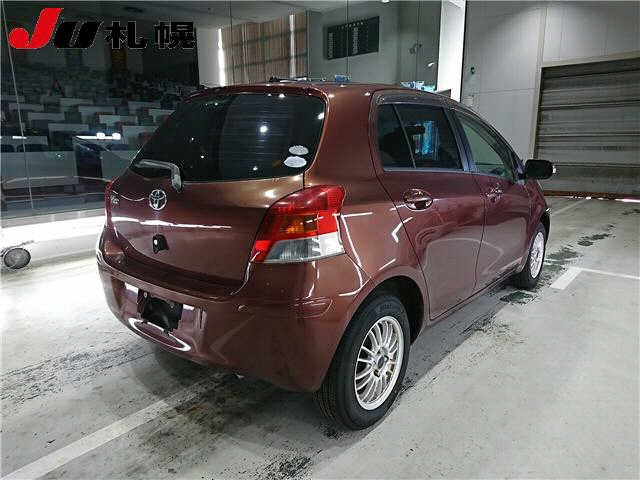 TOYOTA VITZ 2010