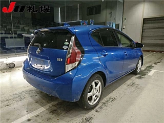 TOYOTA AQUA 2015