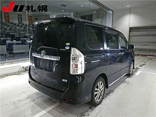 TOYOTA VOXY 2014