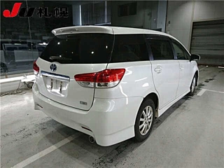 TOYOTA WISH 2010