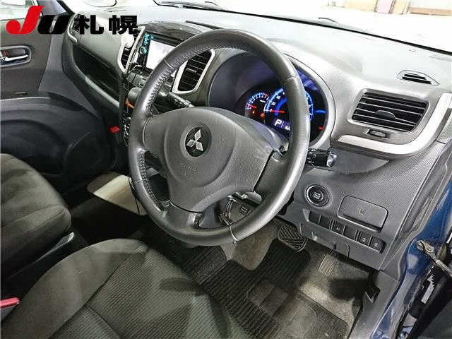 MITSUBISHI DELICA D2 2012