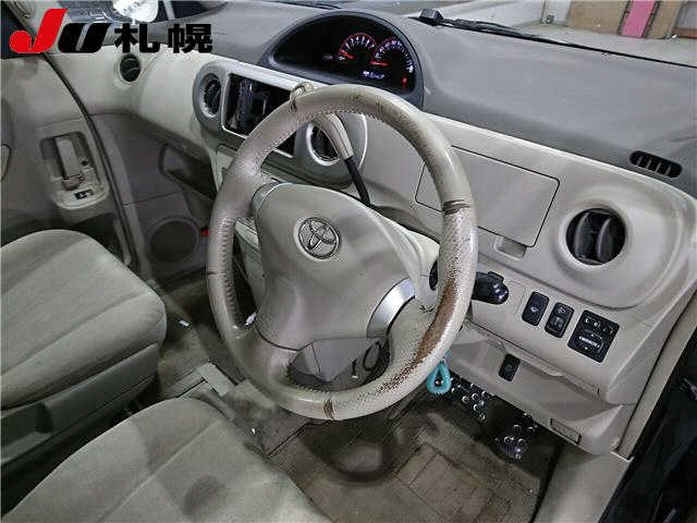 TOYOTA PORTE 2008