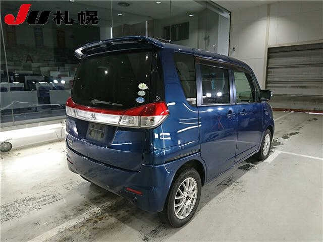 MITSUBISHI DELICA D2 2012