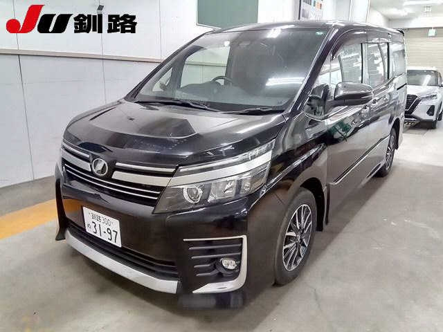 TOYOTA VOXY 2016