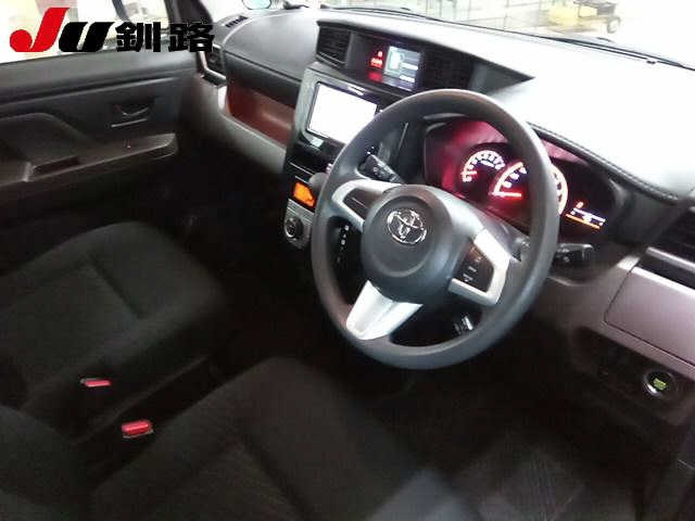 TOYOTA ROOMY 2016