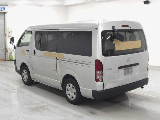 TOYOTA HIACE 2012