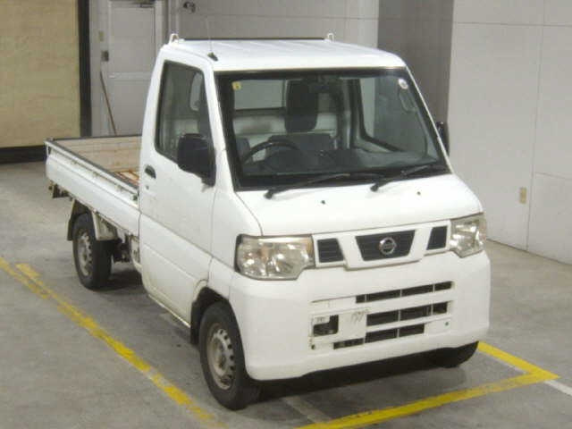 NISSAN CLIPPER TRUCK 2013