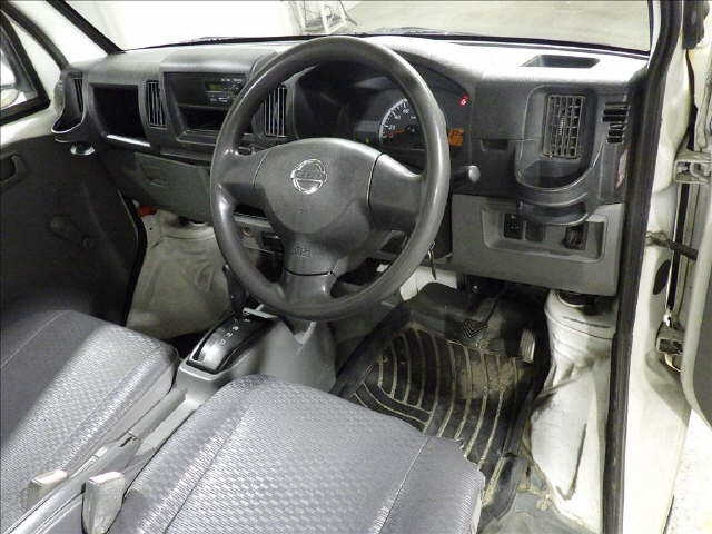 NISSAN CLIPPER TRUCK 2013