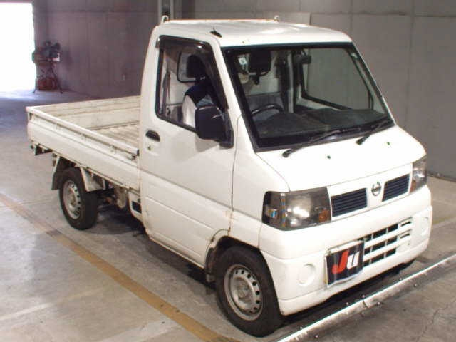 NISSAN CLIPPER TRUCK 2010