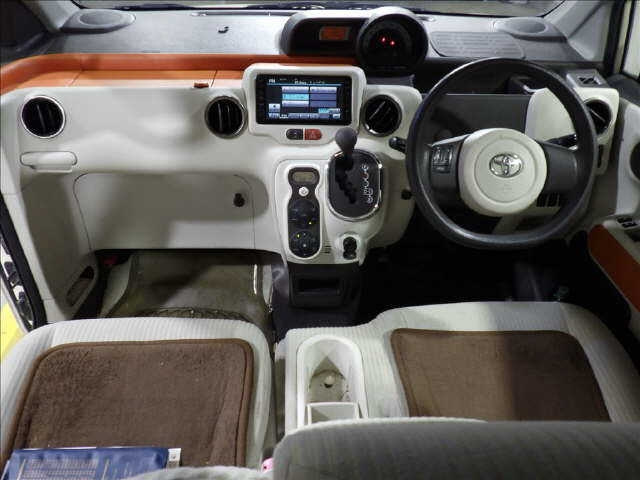 TOYOTA PORTE 2012