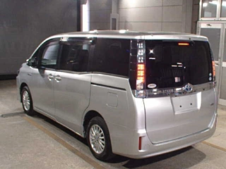 TOYOTA VOXY 2016