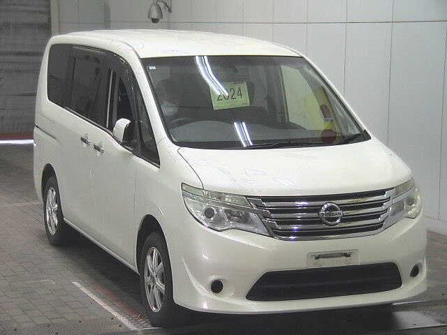 NISSAN SERENA 2015