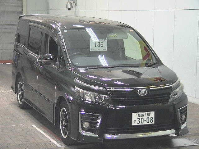TOYOTA VOXY 2014