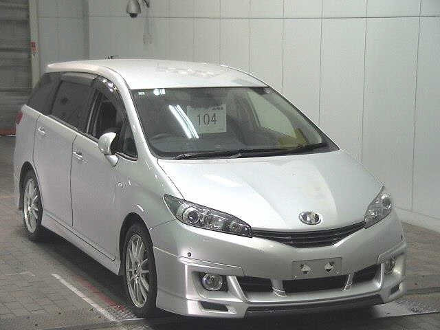 TOYOTA WISH 2010