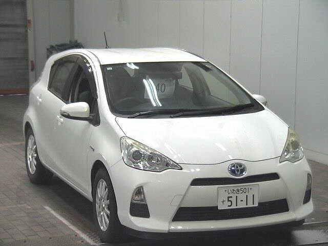 TOYOTA AQUA 2015